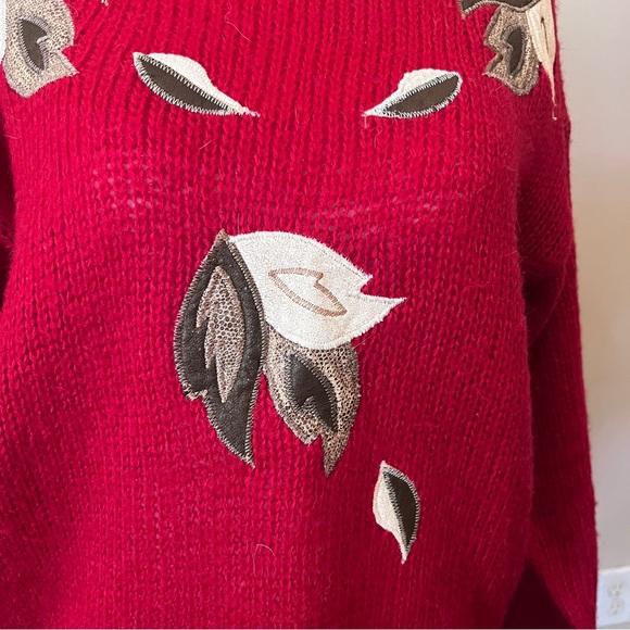 Vintage red jumper with leaf detailing - Picture 3 of 5